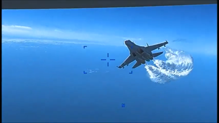 影/美軍無人機墜落黑海！最新畫面曝光　直擊俄羅斯戰機逼近傾倒燃油