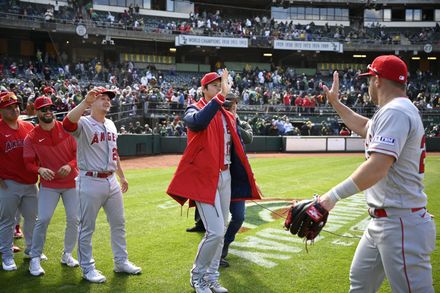 影/大谷翔平、鱒魚「背靠背」助天使贏球　總教練笑開懷