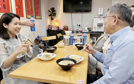 柯文哲現身鼓勵！2人吃麵照曝光 徐巧芯感動大喊這一句