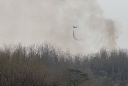 快訊/驚！陸軍八軍團旗山彈藥庫附近「又燒了」　出動空勤直升機投水灌救
