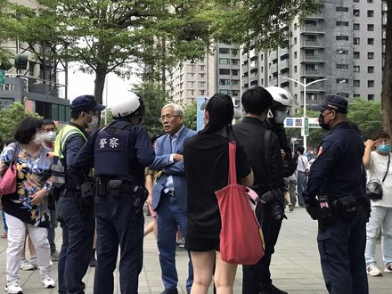 郭倍宏選高雄立委「警察包圍阻發傳單」　他嘆：台灣第1位V怪客體驗到綠色恐怖