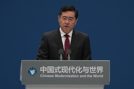 秦剛出席大陸論壇開幕式　發表演講直言：在台灣問題上玩火者「必自焚」
