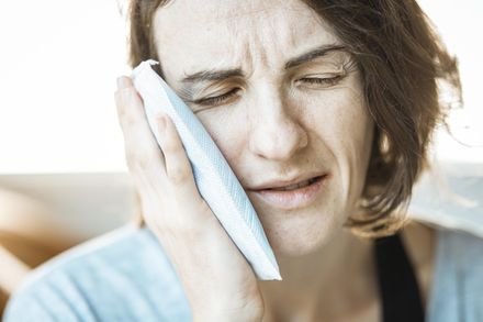 智齒痛發生6大症狀！不就醫治療　恐不只發炎疼痛
