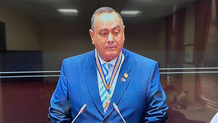 瓜地馬拉總統在立院發表演說   游錫堃頒發「國會一等榮譽獎章」