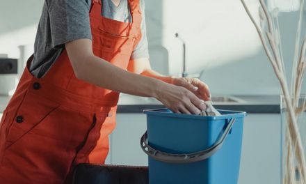 悚！百人網購「人體屍臭味除臭劑」一片好評　買家讚：房間終於沒味道