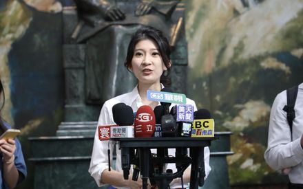 23歲女黨工遭色導演摸胸  綠高層「檢討被害人」李明璇嘆：我是過來人