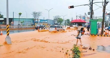 好樣的！滯洪池未清淤害民宅遭泥水淹　水利局開罰建設局