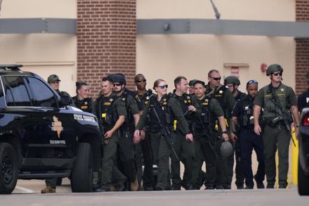 影/美國德州商場大規模槍擊至少9死7傷　槍手行兇畫面曝