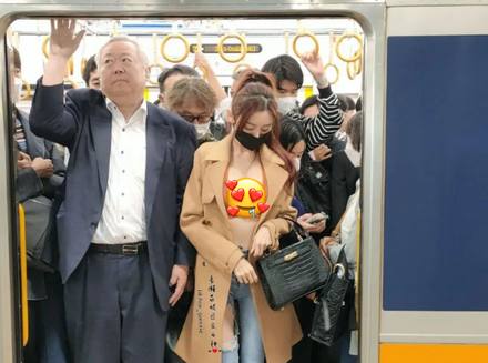 長瀨昆妮「穿內衣」擠日本電車　一旁阿伯眼神笑翻全網