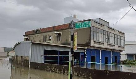 快訊/竹北市豪雨狂炸！9個里慘淹水…緊急開閘門排水中