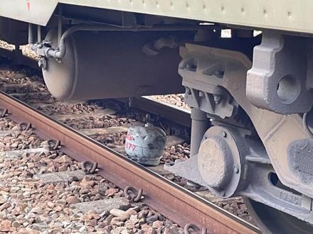 竹南搞軌案/台鐵將求償！瓦斯鋼瓶放軌道　火車水管爆裂維修中