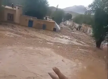 影/阿富汗中部大洪水釀6死、百房屋遭沖垮　援助機構：世界嚴重災難