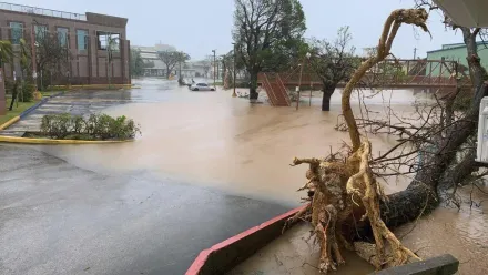 關島風雨致災進入緊急狀態　瑪娃繼續維持｢超級颱風｣等級往菲律賓台灣接近