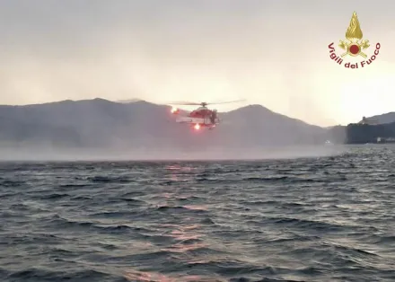 義大利觀光船遭強風吹翻　乘客落湖釀1死...還有數人失蹤生死未卜