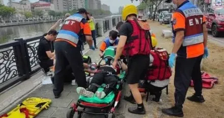 快訊/台南運河女子落水　17人救起她送醫、鬼門關搶回一命