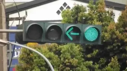 紅綠燈號誌你都看得懂？粉專詢問「1規定」半數以上都答錯