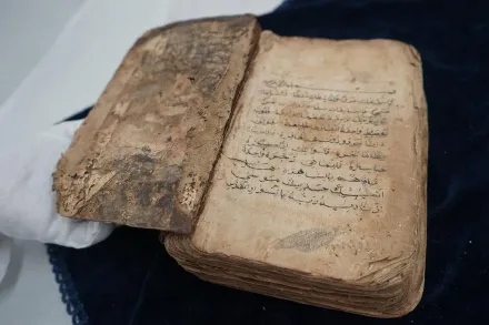 500年《古蘭經》手抄本！巧手花3年修復　即起國台圖重現風華