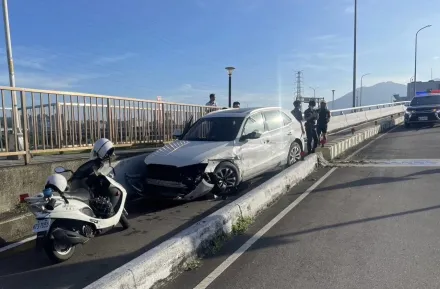 影/奧迪男毒駕自撞卡機車引道　警到場搜出各式毒品