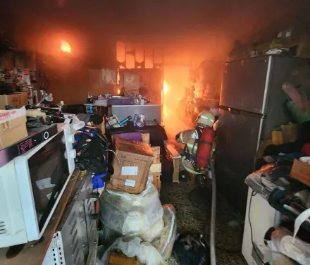 快訊/台南民宅清晨遭祝融　隔壁棟3樓也遭殃被煙燻