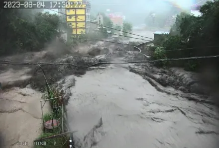 快訊/9縣市發布豪雨特報！「這縣市」幾乎全被超大豪雨狂炸　最新降雨分布曝