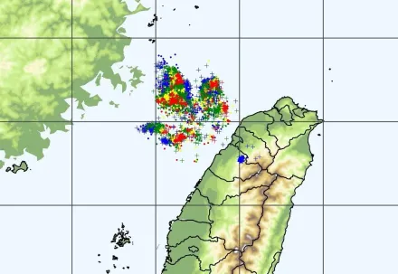 卡努動向/卡努走了更像颱風天！海峽北部「閃電秀」狂轟　豪雨續炸12縣市