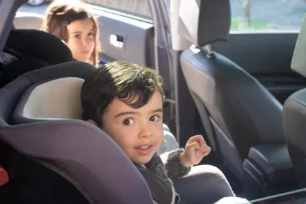 嬰兒搭車安全！坐汽車安全座椅最好　國健署揭5錯誤迷思