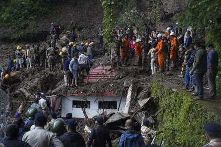 影/印度北部暴雨已致77死！土石流沖垮神廟　當局宣布「天災狀態」