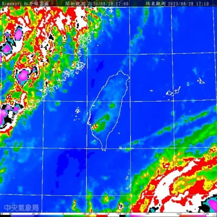 快訊/南台灣上空對流旺盛！高雄地區雨彈炸到入夜