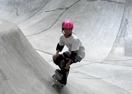 備戰亞運/11歲滑板女孩林逸凡享受騰空飛躍　河堤起步3年滑進亞運