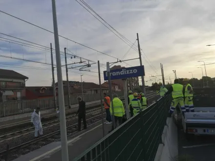 鐵路維修工更換軌道竟遭火車撞上5人慘死　救難人員嘆：300公尺全是屍塊散落