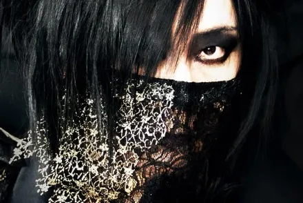 剛宣布演唱會延期！日本歌手Aki驚傳死訊…疑心臟病發享年52歲