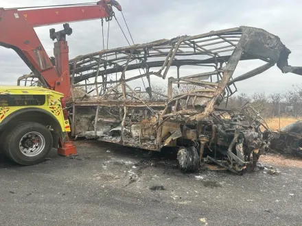 南非卡車正面對撞巴士慘釀20死！卡車司機疑似無照駕駛