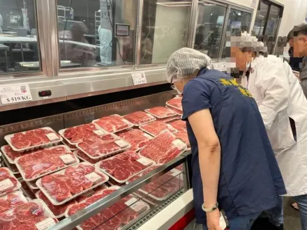 高雄好市多食安出包！遭控賣「發霉」牛肉  衛生局派員採檢