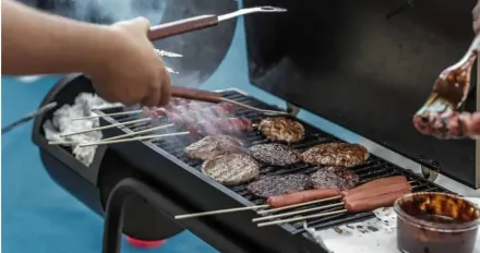 超霸氣！台中燒肉名店客滿遇停電　顧客10萬餐費「店家全買單」