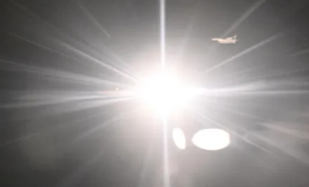 影/英雄歸來！F-16伴飛「熱焰彈慶祝」　亞運代表團19金平紀錄榮耀歸國