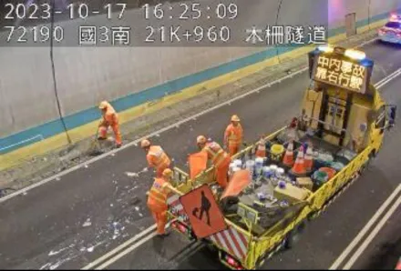 快訊/國3木柵隧道5車連環撞　南下路段紫爆時速只剩8KM