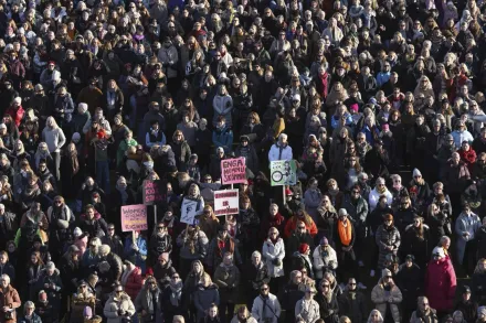 冰島女總理帶領全國婦女大罷工　爭取工資平等並呼籲重視性別暴力