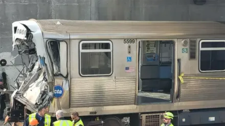 影/轟！芝加哥火車「高速衝撞」除雪車　車頭嚴重凹陷釀逾38傷