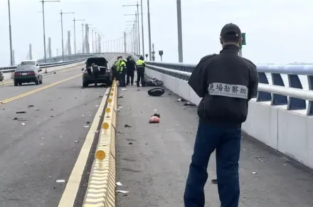 金門大橋首起死亡車禍！16歲少年無照開車追撞　女騎士噴飛亡