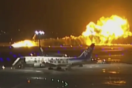 快訊/羽田機場飛機相撞大爆炸！日航乘客379人全數逃出「17人輕重傷」