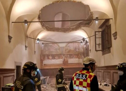新人挑「15世紀修道院」辦婚禮　地板突崩塌賓客直摔「4公尺深坑」35傷