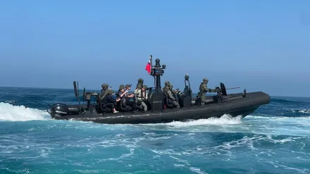 影/陸戰隊M109新式特戰突擊艇現身　記者受邀體驗45節海上衝浪