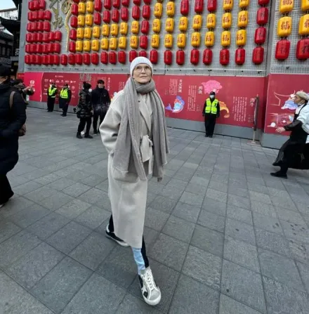 馬斯克75歲母大曬上海旅遊照　釣出兒本尊留言：應有更多人到大陸旅遊