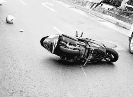 快訊/竹北69歲騎士遭大貨車輾過　「腦漿外溢」當場身亡