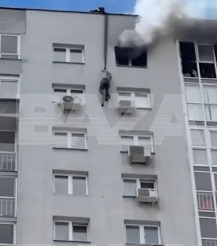 俄羅斯公寓大火！2男21樓爬窗逃生　1人失足踩空摔死