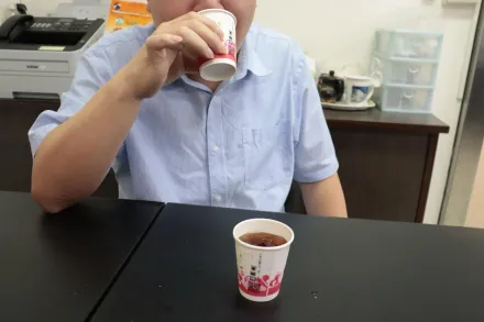 腎臟毀滅中！36歲男「狂灌含糖紅茶」代替喝水！頻尿1年就診竟已嚴重糖尿病
