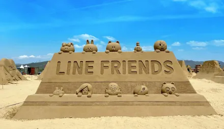 2024福隆沙雕藝術季開展了！　國際合力打造「LINE FRIENDS夏日明星派對」