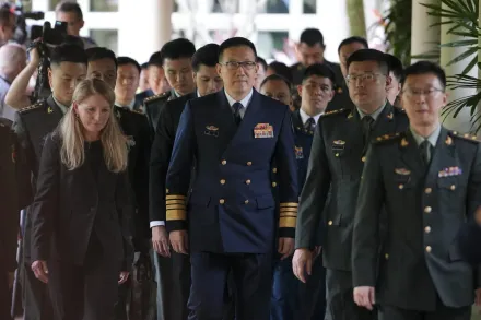 睽違18個月！中美防長會晤談台灣問題　董軍警告「美方無權干涉中國內政」
