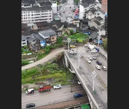 最牛釘子戶！大橋蓋好7年「慘淪斷頭橋」　住戶爽當免費停車場