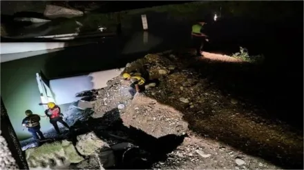 鹿港30歲外籍女墜大排、橋邊發現機車　警消漏夜搜救